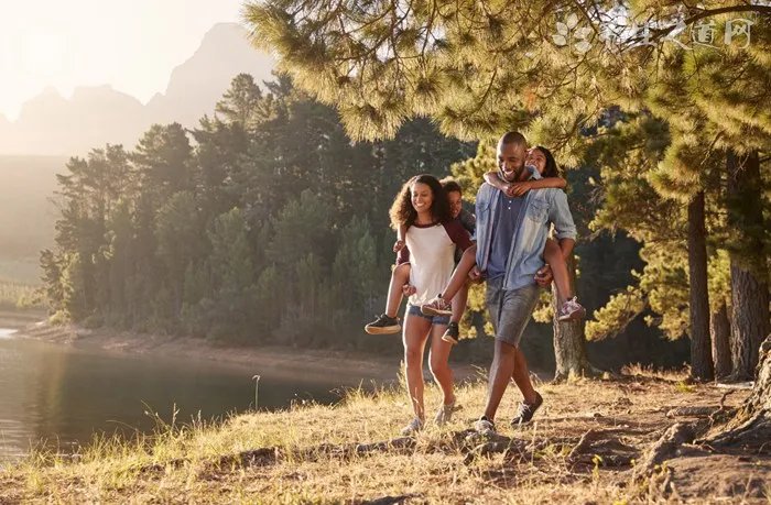 娄婧事件是道德的谴责,娄婧妈妈婚内与黑人遭天谴