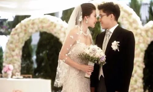 霍家为什么选择郭晶晶怎么看得上郭晶晶的 郭晶晶在霍家的地位