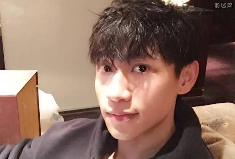 曝魏晨已结婚 揭魏晨照片门事件始末令人震惊