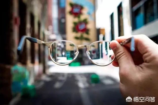 研究生学长在实验室打游戏,而且是从早打到晚那种,对自己影响非常大,该怎么办?