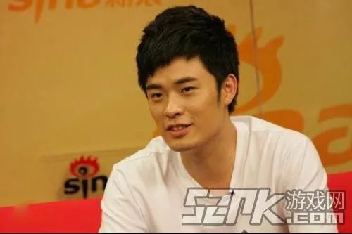 曾小贤参加LOL全明星表演赛 期待好男人怒拿草莓一血