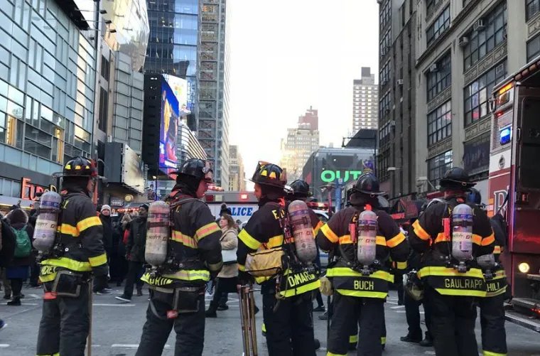 美国纽约发生爆炸的原因是什么?