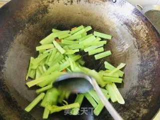 豆腐干炒芹菜