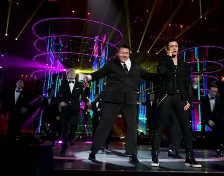 黄晓明湖南卫视跨年演唱会开show 网友跟着一起rap