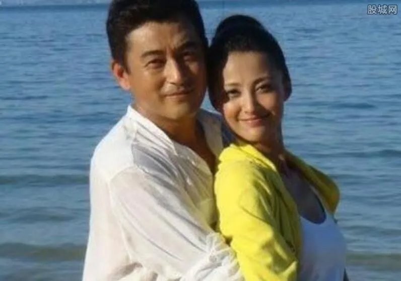 杨树鹏前妻王一梅是谁 二人离婚是因小三插足吗