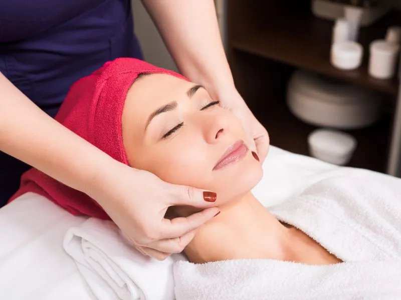 洁面后的护肤步骤