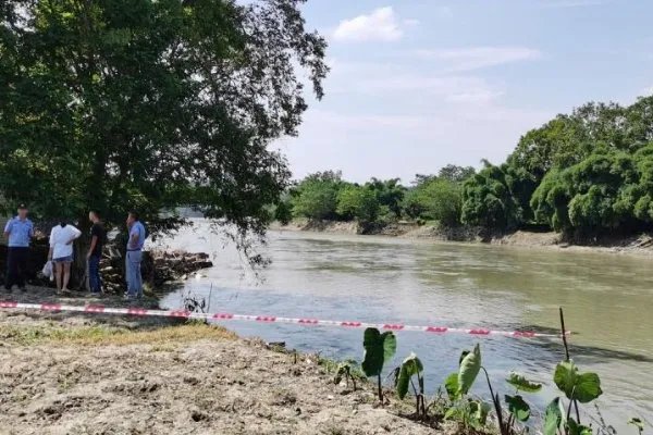 的哥凌晨跳河救人被冲走,见义勇为要视情况吗?