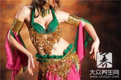 如何学跳肚皮舞