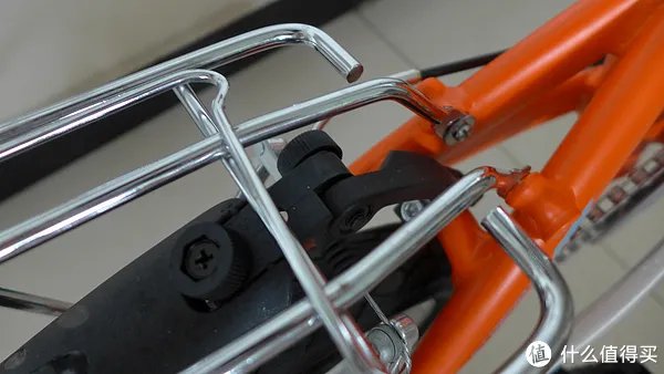 #乐骑天下# 公交通勤爱车：Langtu 狼途 14寸折叠车 开箱&后货架安装