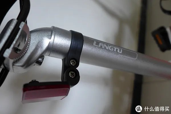 #乐骑天下# 公交通勤爱车：Langtu 狼途 14寸折叠车 开箱&后货架安装