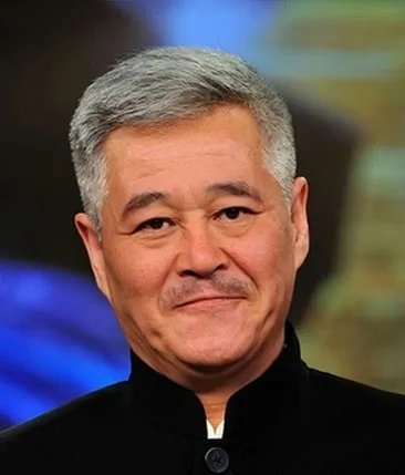 赵本山炖鱼犒劳弟子  被网友称赞中国好师傅