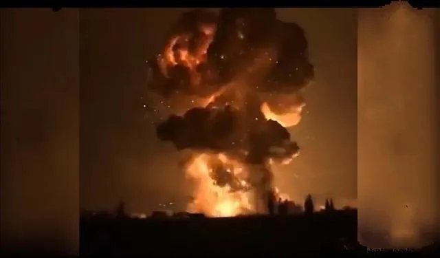 四川广汉鞭炮厂突发爆炸,现场生成巨大的蘑菇云,到底怎么回事?