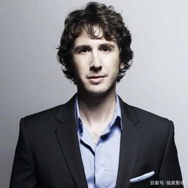 35岁水果姐宣布怀孕，曾因拒绝要孩子离婚的她，为何下定决心生育呢？