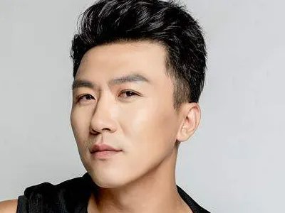 张敏健个人资料 张敏健结婚了吗和老婆的结婚照