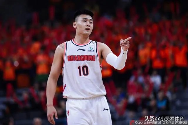 易建联29分7篮板率广东大胜山东豪取12连胜,本赛季广东连冠是不是板上钉钉了?