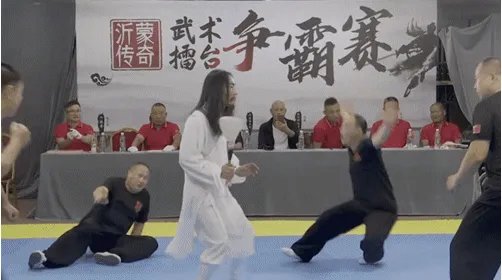 大师擂台靠挥毛笔放倒四名壮汉,该大师为何一直能得到广泛支持?