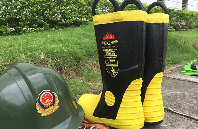 消防靴的性能要求有哪些 消防靴子技术性能参数介绍