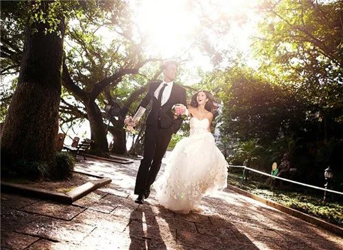 温州婚纱店前十推荐 租一套婚纱大概要多少钱