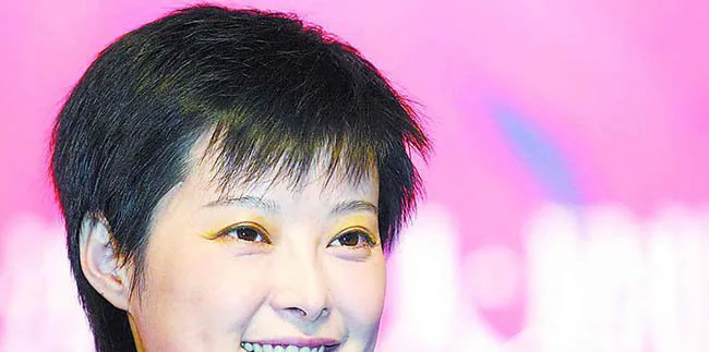 袁立透视装婐照 透视装在华表奖颁奖礼走红