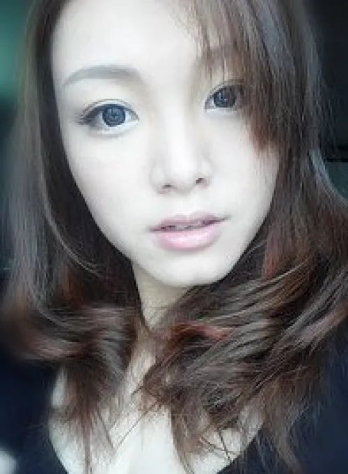 G1联赛线下决赛美女主持安蕾尔生活照