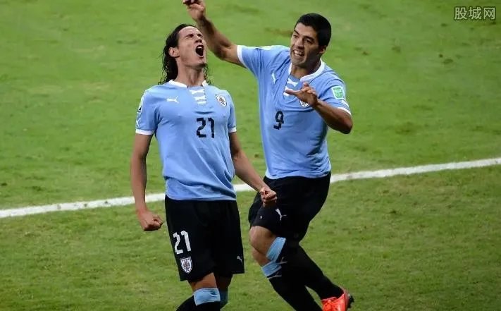 乌拉圭足球国家队最新名单（乌拉圭队的阵容）