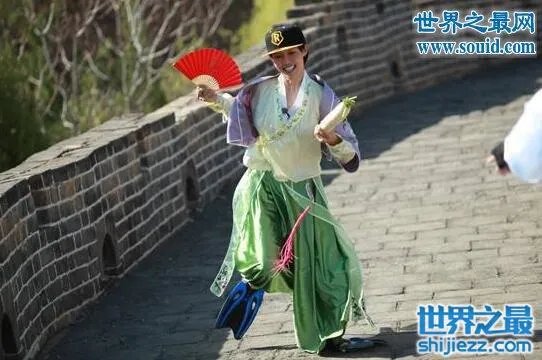 白百何跑男屁股好大，遭受惩罚屁股被暴打痛哭 