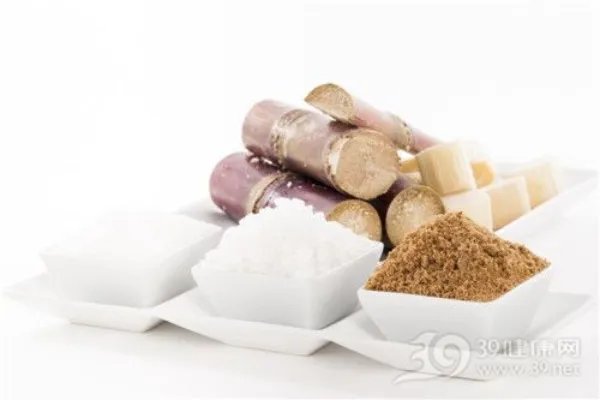 刮倒甘蔗5元贱卖 甘蔗的功效与作用