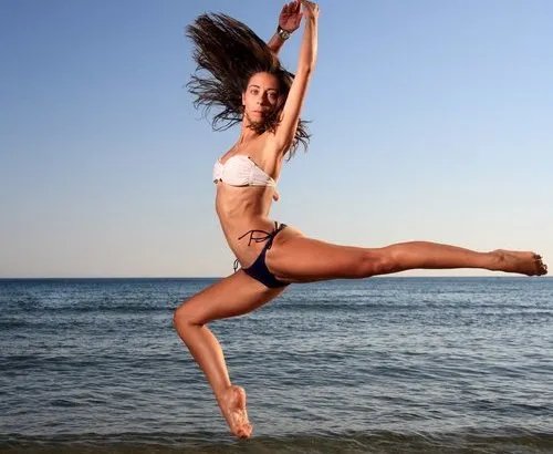 8式有氧瑜伽打造比基尼身材