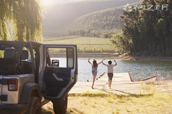 推荐一些刘姓的四个字主流名字！