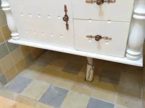 如何在下水管直接开口接管子