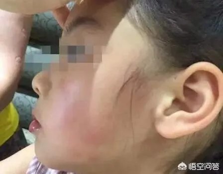 游乐场争玩具，小女孩遭对方家长掌掴，你怎么看？