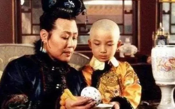 清朝孝庄皇后是死后才叫孝庄是哪个旗的人？