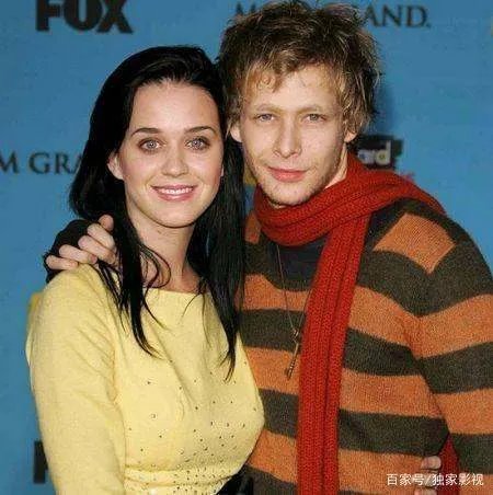 35岁水果姐宣布怀孕，曾因拒绝要孩子离婚的她，为何下定决心生育呢？