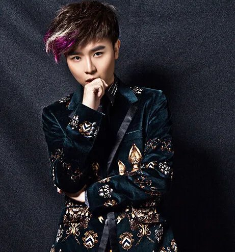 周思成工资年薪揭秘 录节目穿搭竟超数十万元