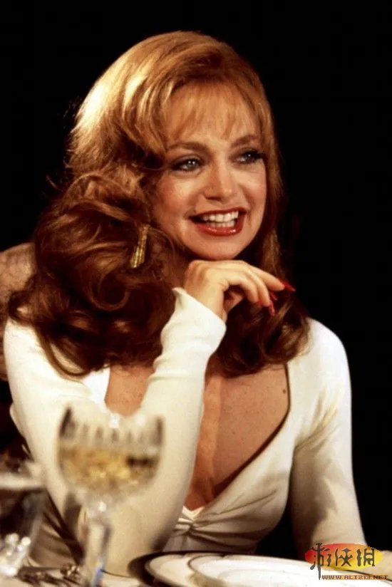 凸显惊艳魅惑气息 盘点25部电影中的烈焰红唇