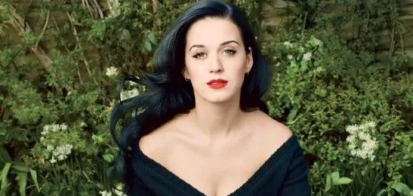 35岁水果姐宣布怀孕，曾因拒绝要孩子离婚的她，为何下定决心生育呢？