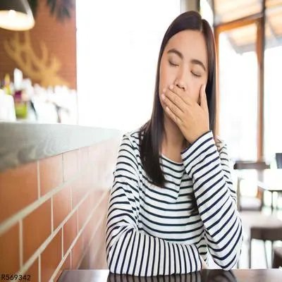 伊分子叶黄素对飞蚊症有效吗 导致飞蚊症的原因有什么