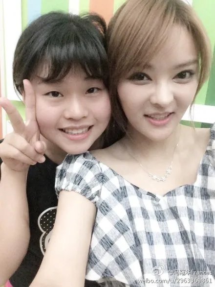 冯冠华整容了吗?冯冠华强大背景资料介绍