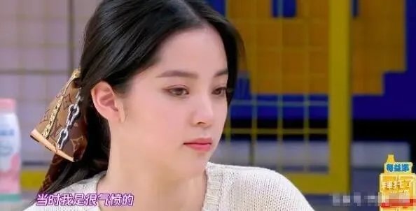 何炅我没有资格点评表演是怎么回事 何炅为什么说没有资格点评表演