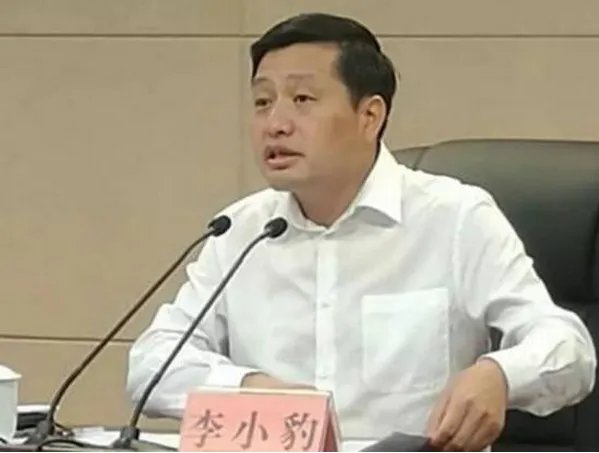 萍乡市委书记打车被强制拼客付全款是怎么回事？
