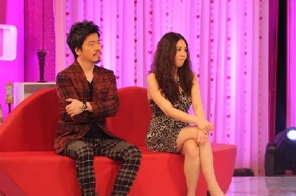 黄国伦前妻和儿子近况曝光 现任老婆寇乃馨是小三