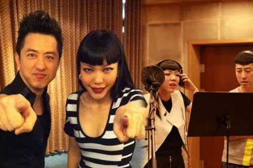 吴莫愁嫩照曝光 哈林承认爱上吴莫愁是真的吗