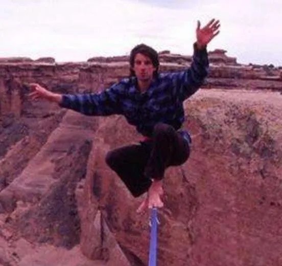 迪恩波特恩施大峡谷走钢丝图片 世界高空走钢丝第一人