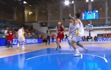 中国女篮战胜日本女篮，晋级世界杯八强，你觉得这场比赛谁是表现最出色的球员？