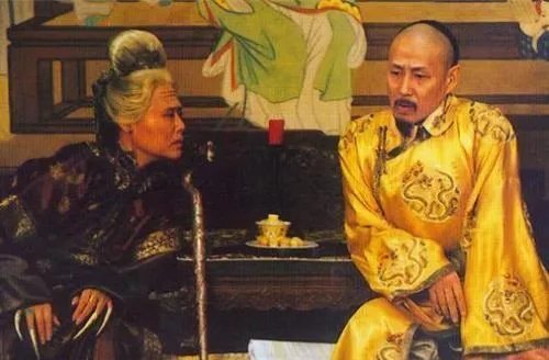 清朝孝庄皇后是死后才叫孝庄是哪个旗的人？