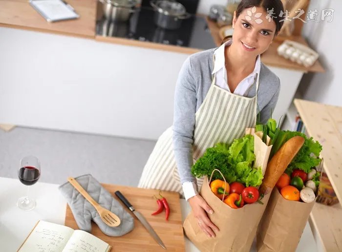 体操美女不幸爆菊而亡 瘦小腹消水肿的水疗体操图解