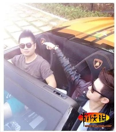 深圳16岁顶级富二代：女友无数 玩三国杀爱COS