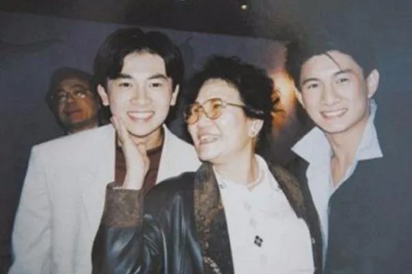 赵本山曾找赵丽蓉合作登台春晚却被拒绝,背后真相是什么?