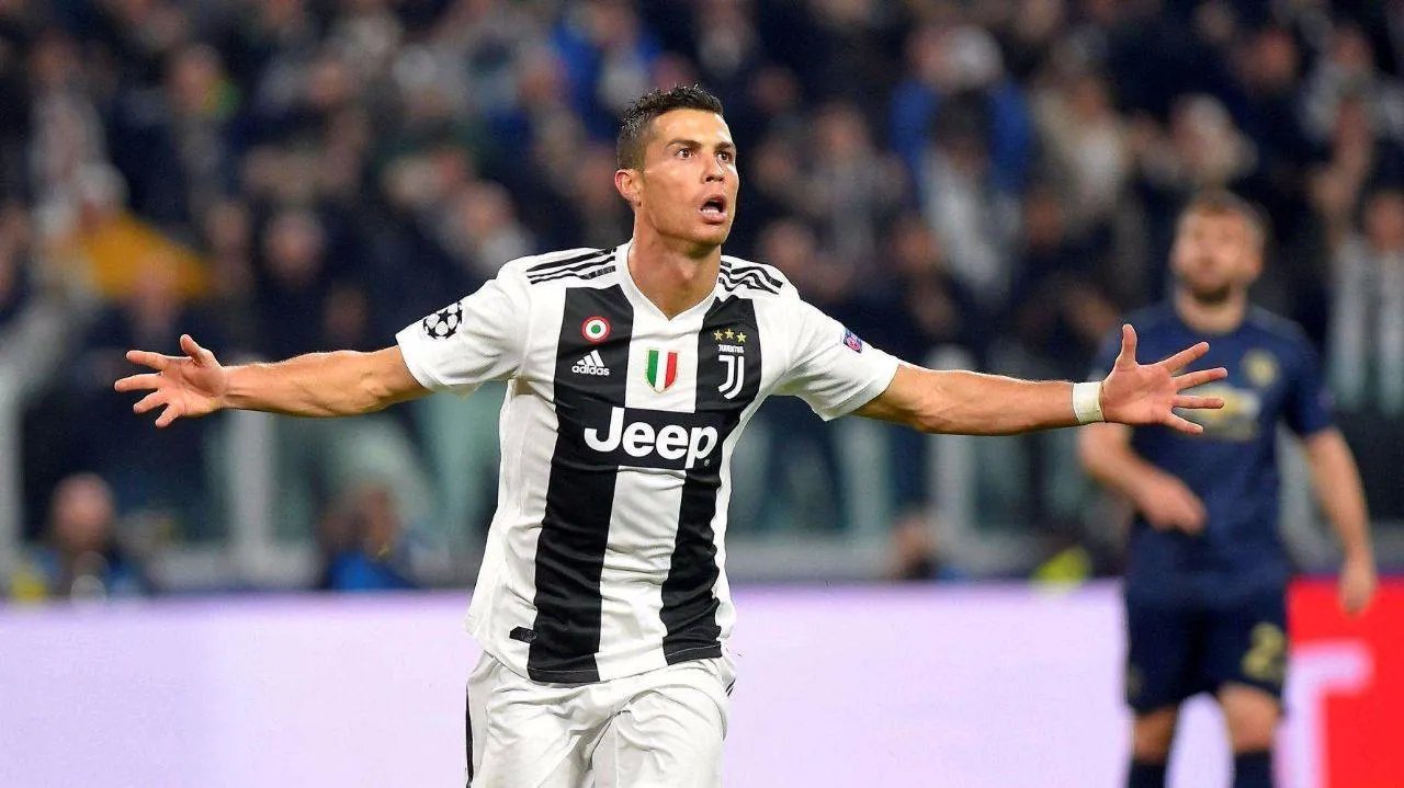 C罗职业生涯777球，他在赛场上出现过哪些精彩瞬间？