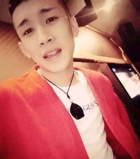 yy频道主播沈曼和天佑的照片曝光  自曝整容史强行吸粉